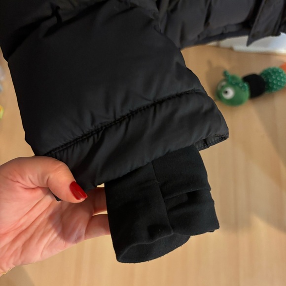 Aritzia black super puff jacket - Picture 2 of 8